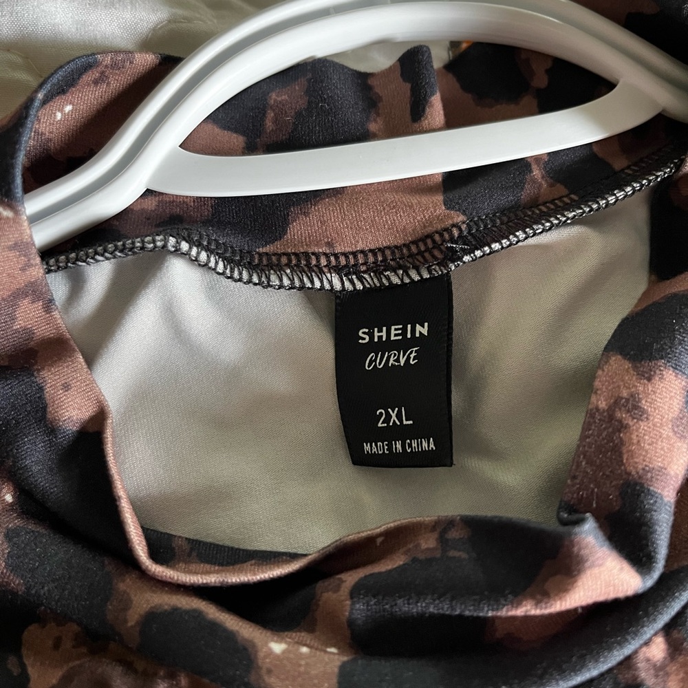 Shein Curve leopard dress, size 2XL but fits more like a large to 1 XL. - Picture 2 of 2